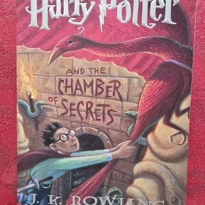 Harry Potter and the Chamber of Secrets Book - Red Cover